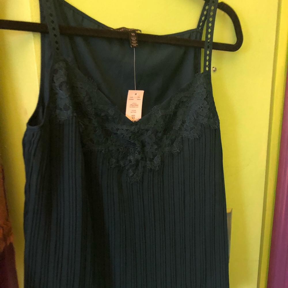 White house black market emerald green tank xs